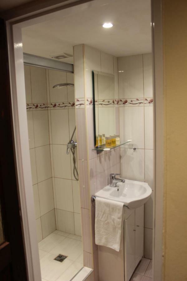 Residence Dobrovskeho Praha Eksteriør bilde